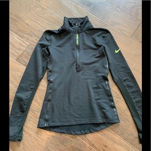 Nike pro 1/2 zip